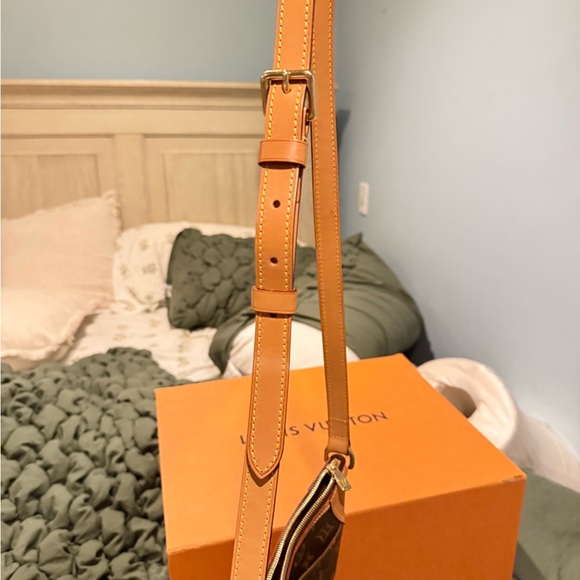 Louis Vuitton Monogram Odeon PM Authentic - Picture 9 of 11